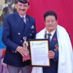 Dr. Anil Verma received the DAV Param Raktaveer Nayak Award.