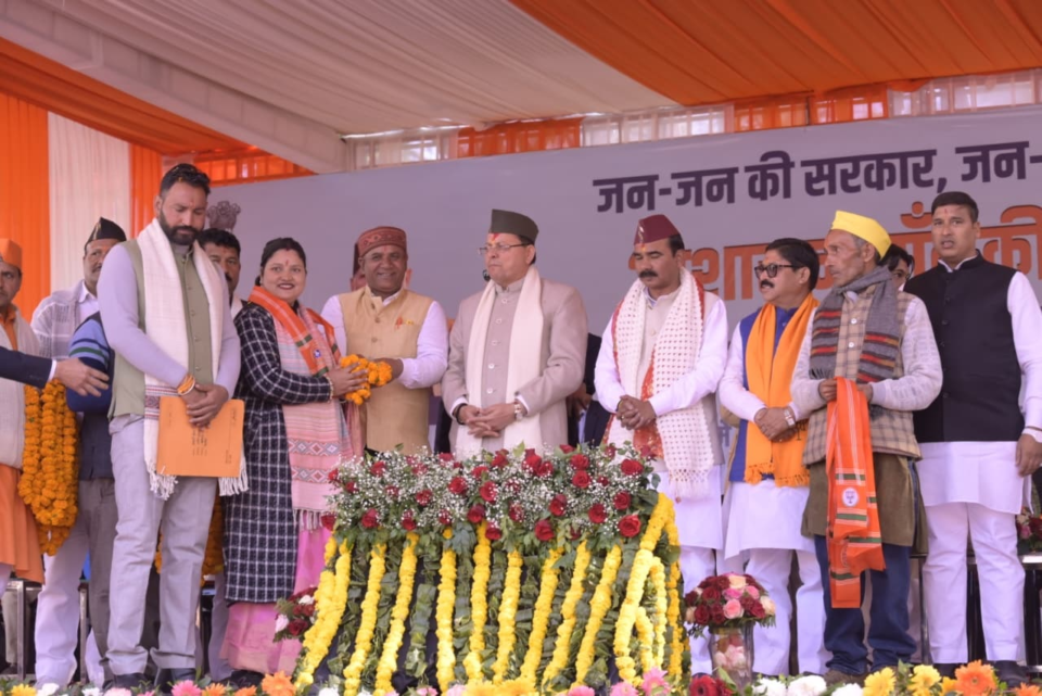In Tarikhet, the Chief Minister participated in the 'Government for the People, at the People's Doorstep' camp and inaugurated and laid the foundation stone for projects worth ₹77.25 crore.