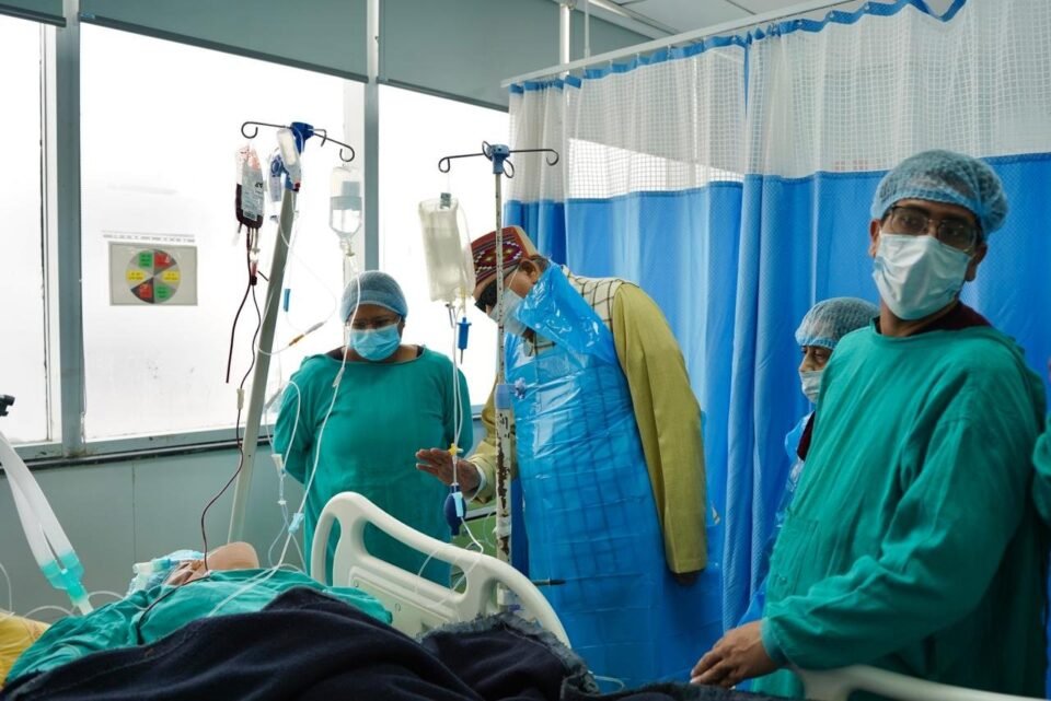 Maharaj reached AIIMS to inquire about the health of Kanchan Devi, who was injured in the leopard attack.