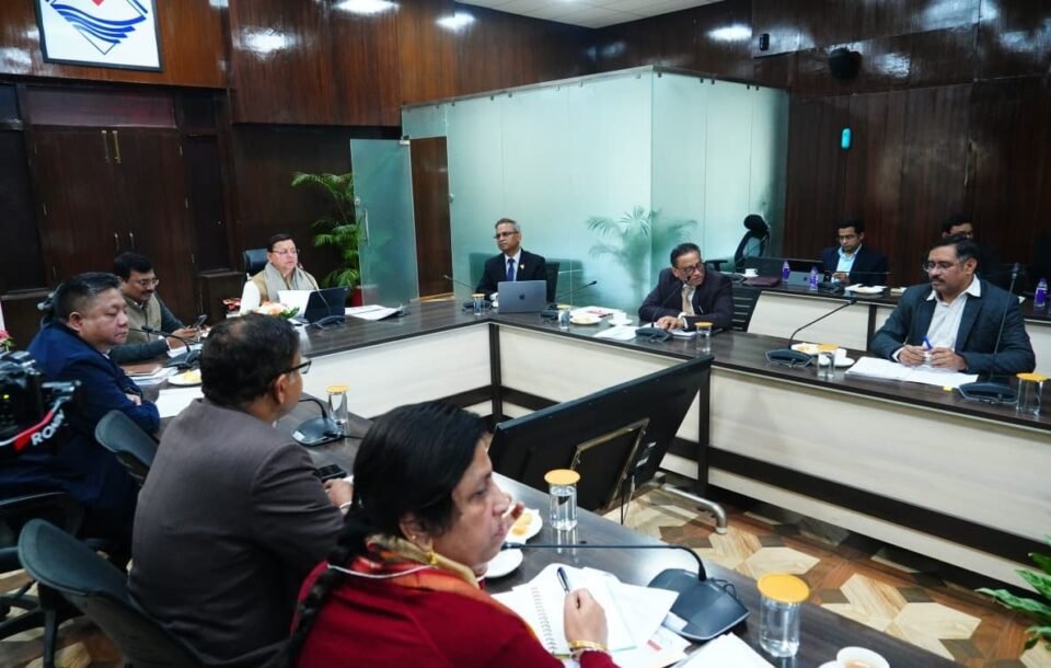 The Chief Minister instructed officials to increase revenue collection.