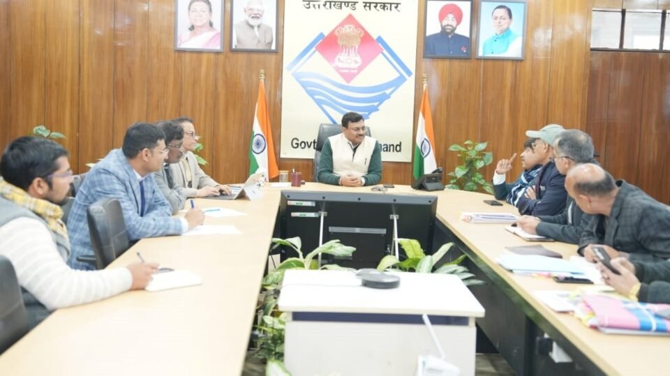 A high-level meeting on the ultra-high-density apple orchard scheme was held under the chairmanship of the Chief Secretary.