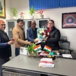 The Devbhoomi Jal Shakti Contractor Welfare Association met with Dr. Ranveer Singh Chauhan, Secretary of Water Resources, and submitted a memorandum.