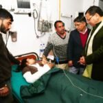 Chief Minister Dhami visited Doon Hospital and inquired about the condition of the passengers injured in the Kwanu-Meenas motor road accident.