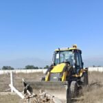 The Mussoorie-Dehradun Development Authority (MDDA) took strict action, demolishing illegal plots being developed on 125 bighas of land.