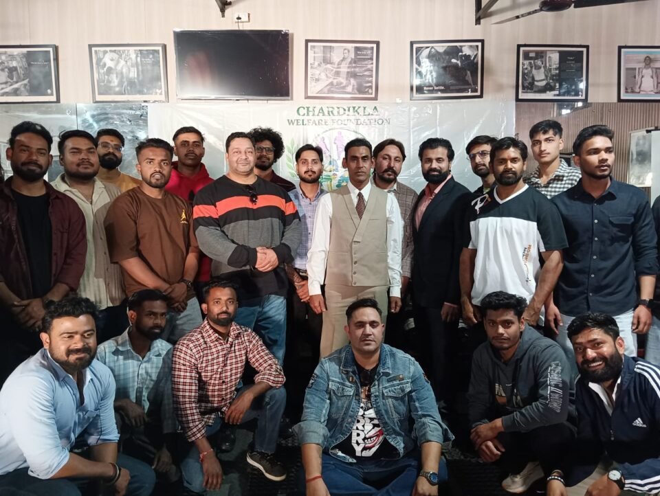 A health and fitness seminar was organised by Chardikala Welfare Foundation Dehradun.