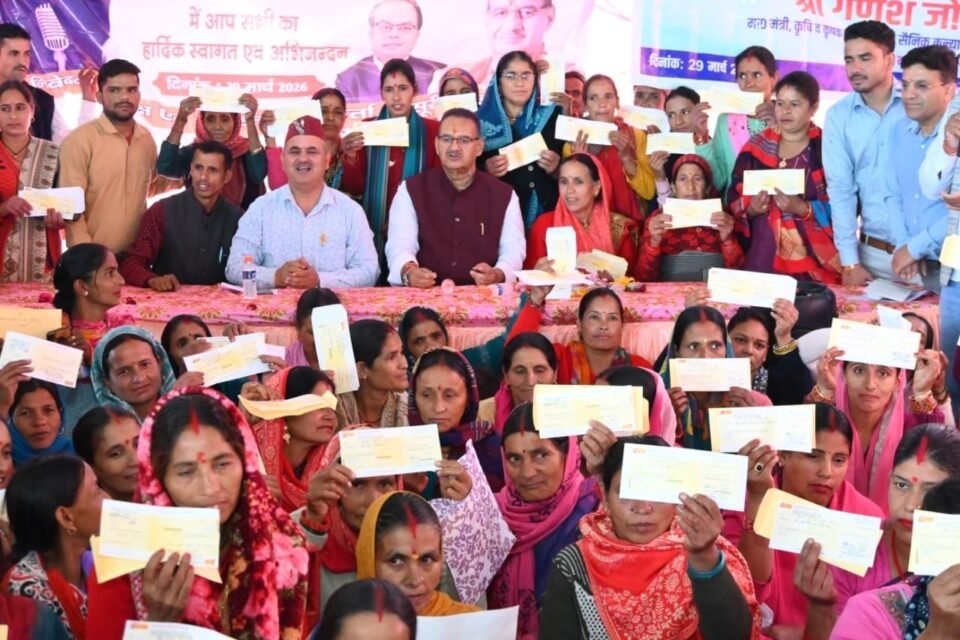 Minister Ganesh Joshi distributed checks totaling ₹93 lakh in financial assistance to 74 disaster-affected families in Mussoorie.