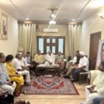 Office bearers of FAME arrived at the Varanasi residence of Prem Mishra—a merchant leader known for his amiable personality—to pay their tributes.