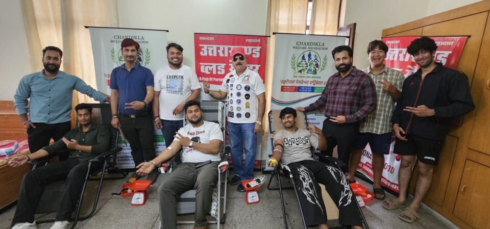 The Chardikala Welfare Foundation, in collaboration with the Uttarakhand Blood Center, organized a blood donation camp in Vasant Vihar.