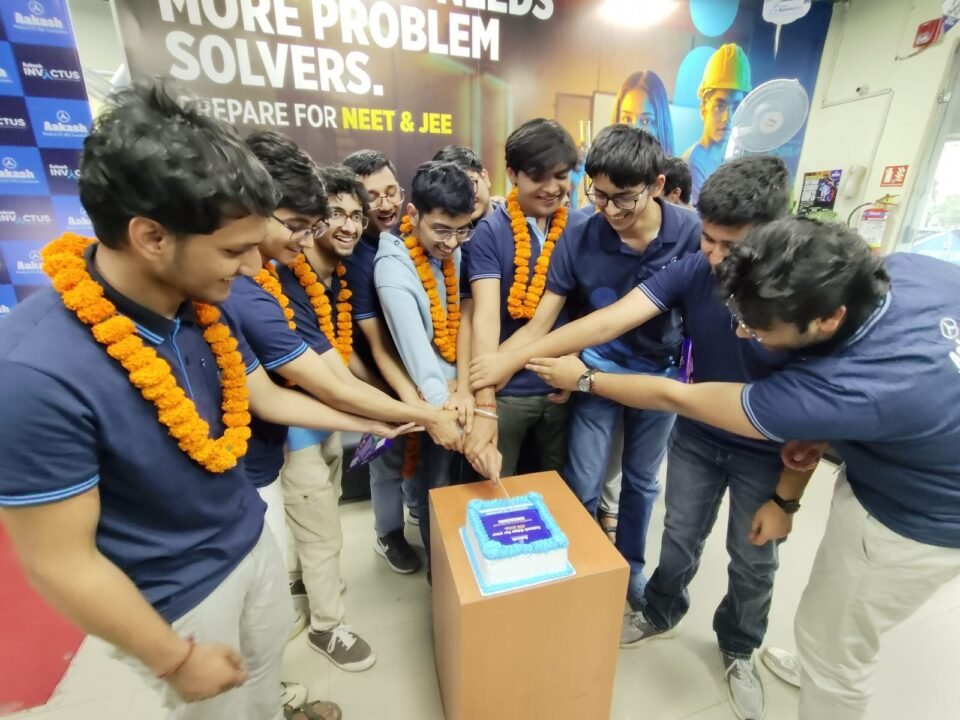 Aakash Educational Services Limited (AESL), Dehradun, delivered a stellar performance in JEE Main 2026; 12 students achieved excellent results, with Prakshal Jain emerging as the top scorer with a percentile of 99.86.