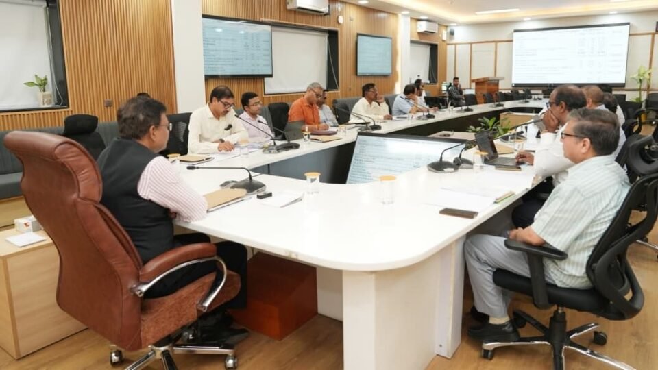 Focus on Livelihoods, Market Availability, and Disaster Management at the Forest Resources Committee Meeting