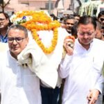 Chief Minister Dhami gave a final farewell by shouldering the mortal remains.