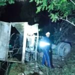 Dumper falls into gorge in Salt; driver dies.