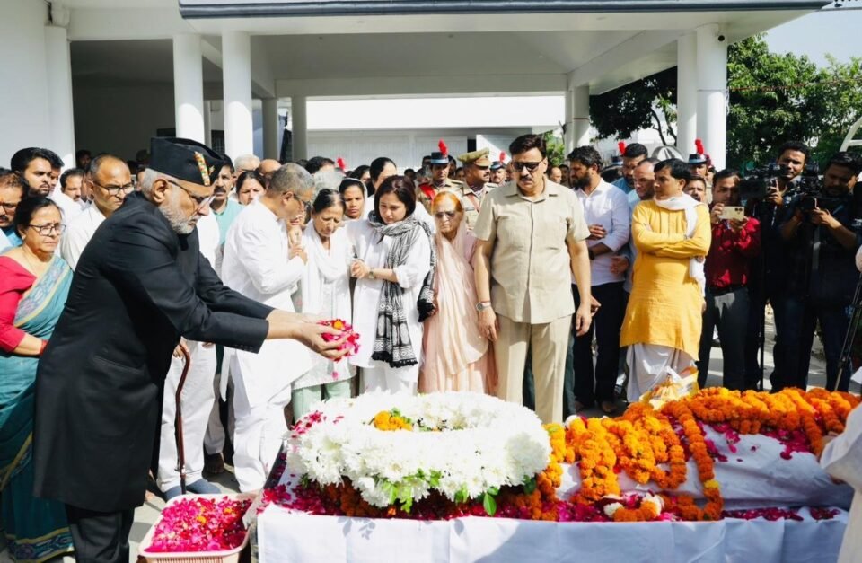 Vice President C.P. Radhakrishnan paid tribute to the mortal remains of former CM Khanduri by laying a floral wreath.