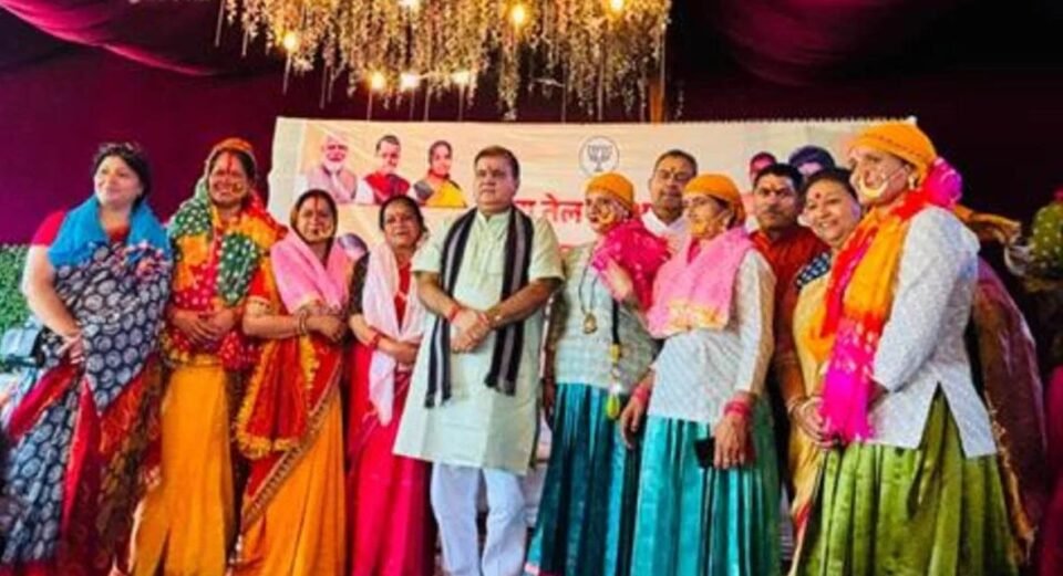 BJP Mahila Morcha conveys the message of a healthy life and savings through a 'low-oil' meal.