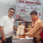 Dr. Anil Verma honored with the title of 'Raktveer'.