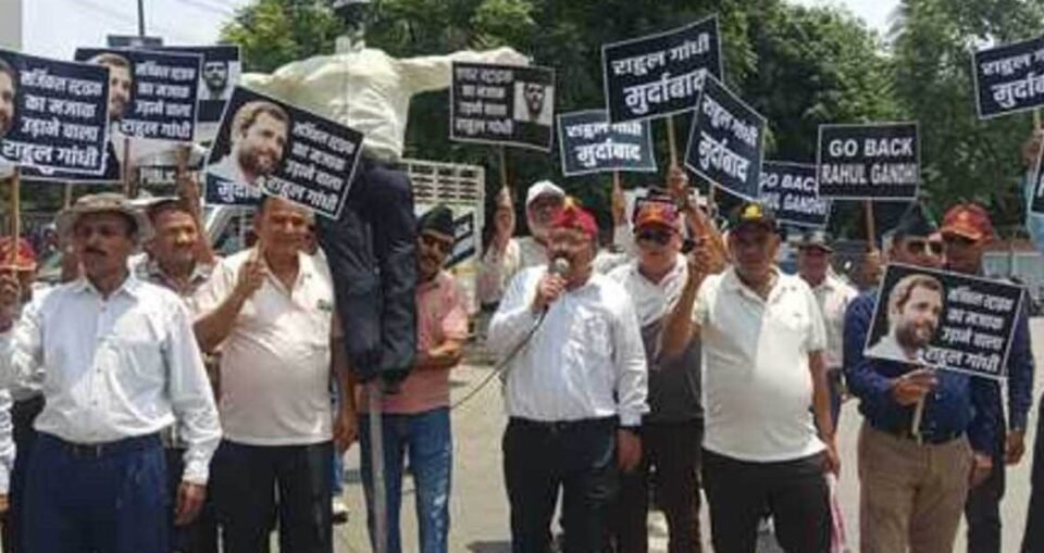 Ex-servicemen staged a protest against Rahul Gandhi's visit to Uttarakhand.