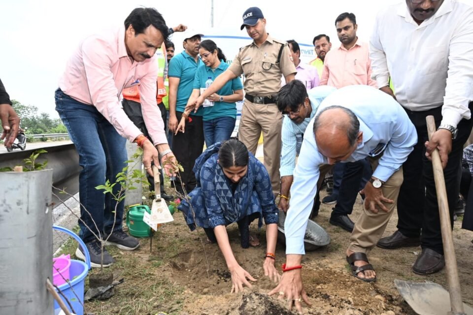 Launch of the ‘Harit Haridwar’ (Green Haridwar) campaign on World Environment Day.