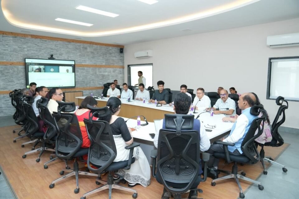 The CEO of the Setu Commission held discussions on matters related to the state's long-term economic development and employment generation.