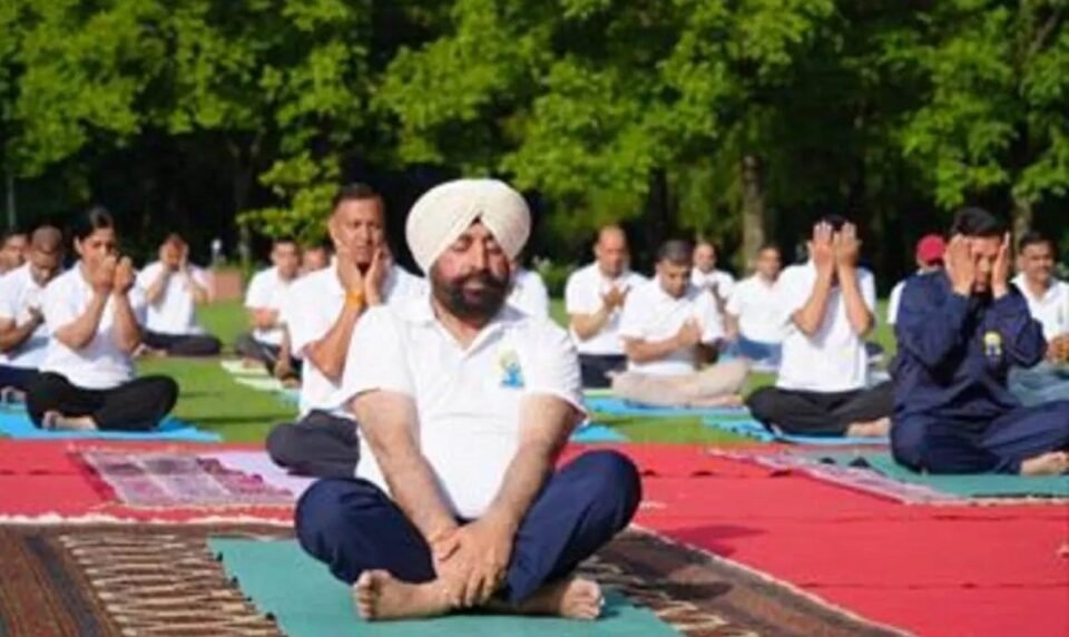 The Governor, Members of Parliament, and judges conveyed the message of a disease-free life through yoga.