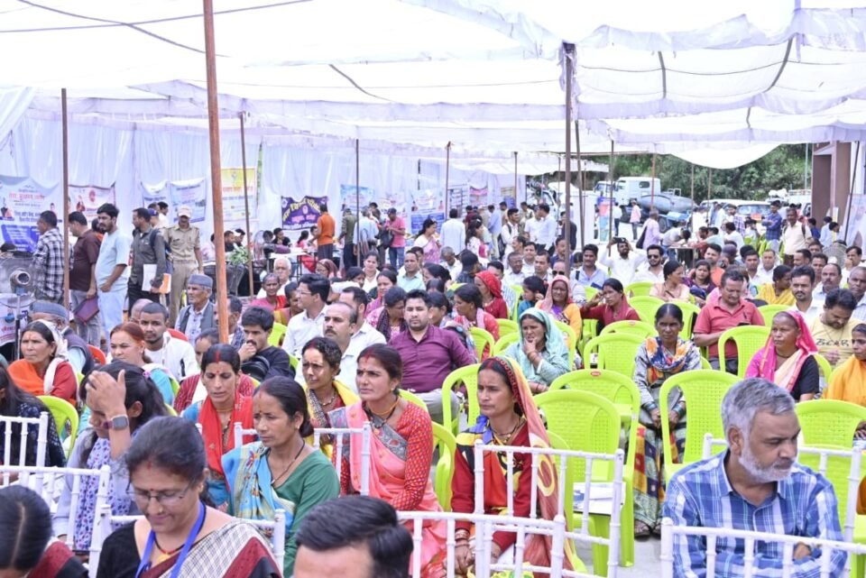 A multi-purpose camp was organized in Takula as part of the 'Seva Pakhwada' (Fortnight of Service); a large number of people availed the benefits of government schemes.