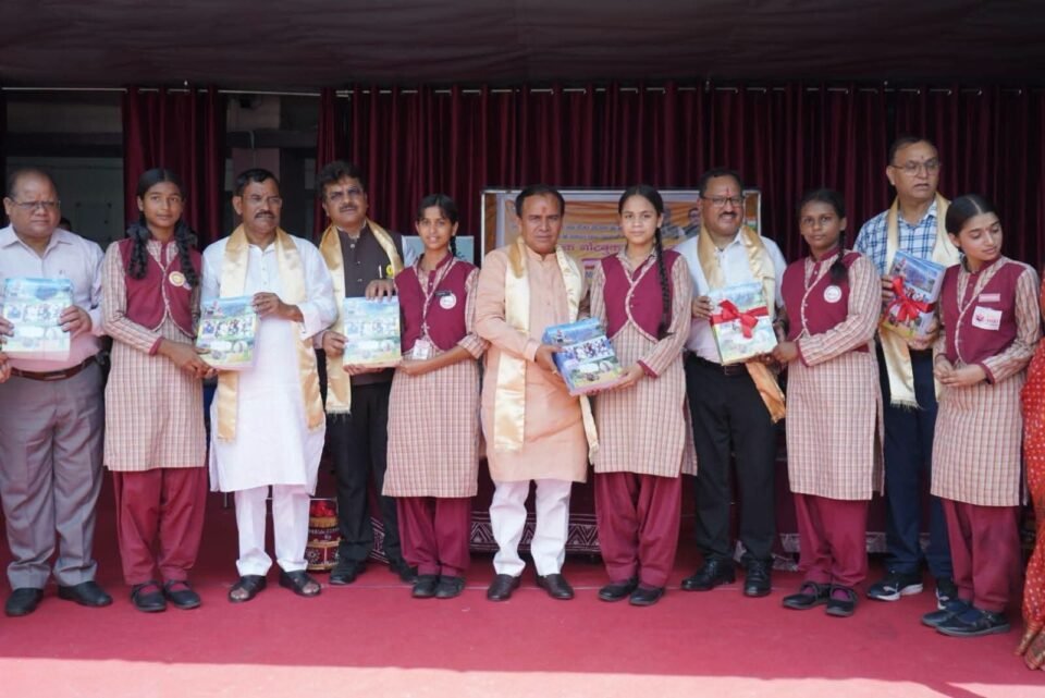 Education Minister Dr. Rawat launched the free notebook scheme.