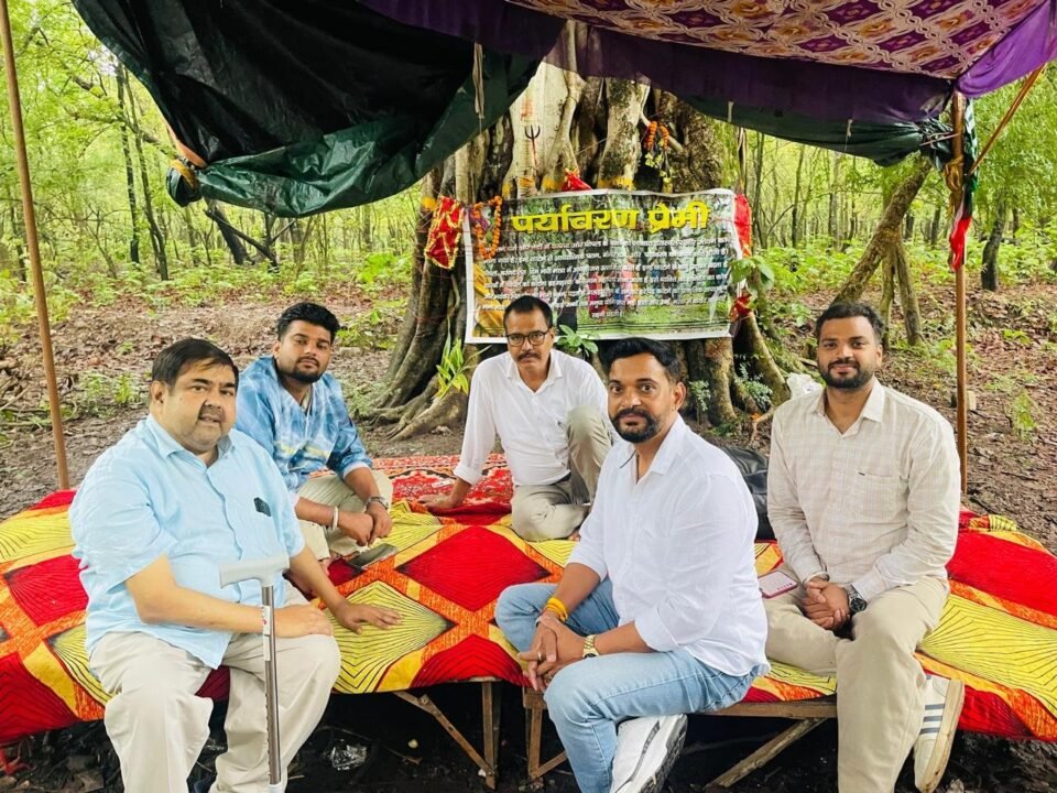 Environmental conservation must be given top priority Rashtriya Swayam Suraksha Sangh supports the hunger strike on Rishikesh Road.