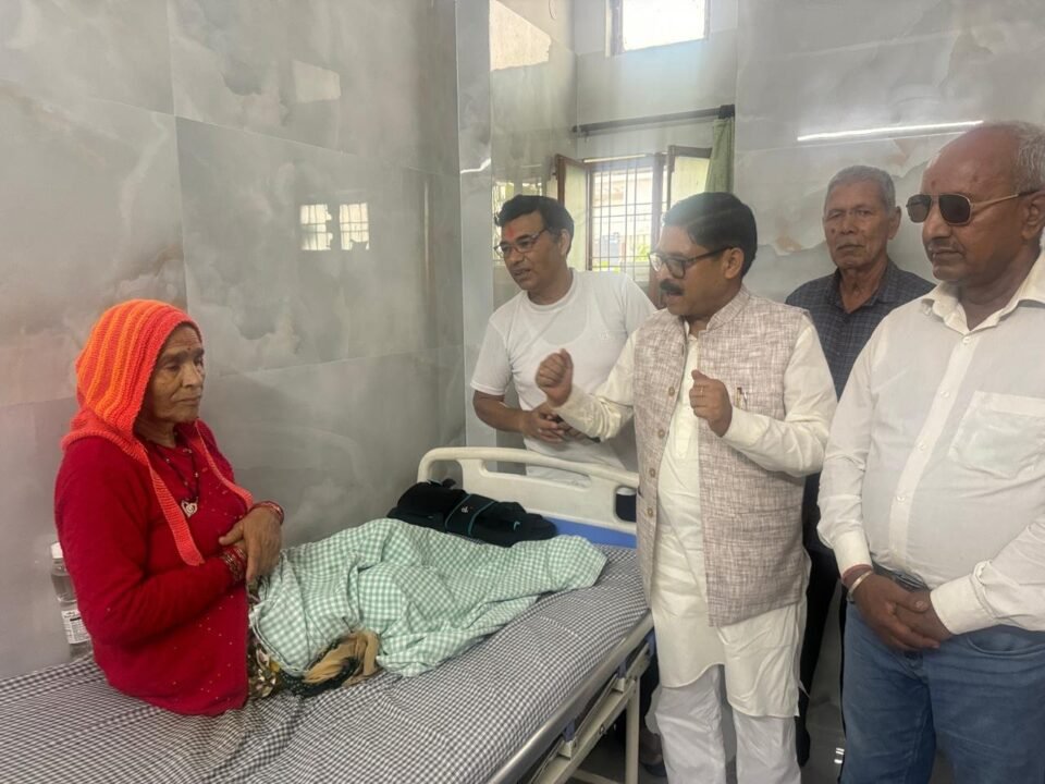 Kailash Pant, Chairman of the Labour Contract Board, visited a private hospital in Haldwani to inquire about the well-being of Kanti Devi—mother of senior BJP leader Prakash Pant—and wished her a speedy recovery.