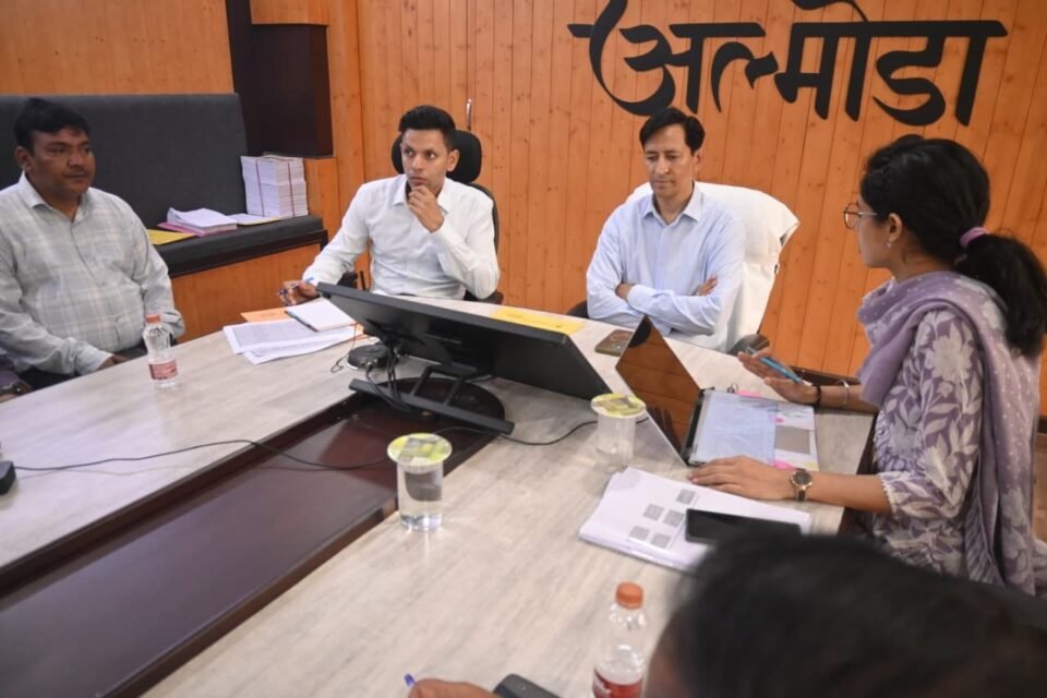 Kumaon Commissioner holds meeting with political party representatives regarding the Special Intensive Revision-2026; emphasizes completing an error-free and time-bound process.