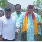 Maharaj administered a pledge for environmental conservation on the occasion of the folk festival Harela.