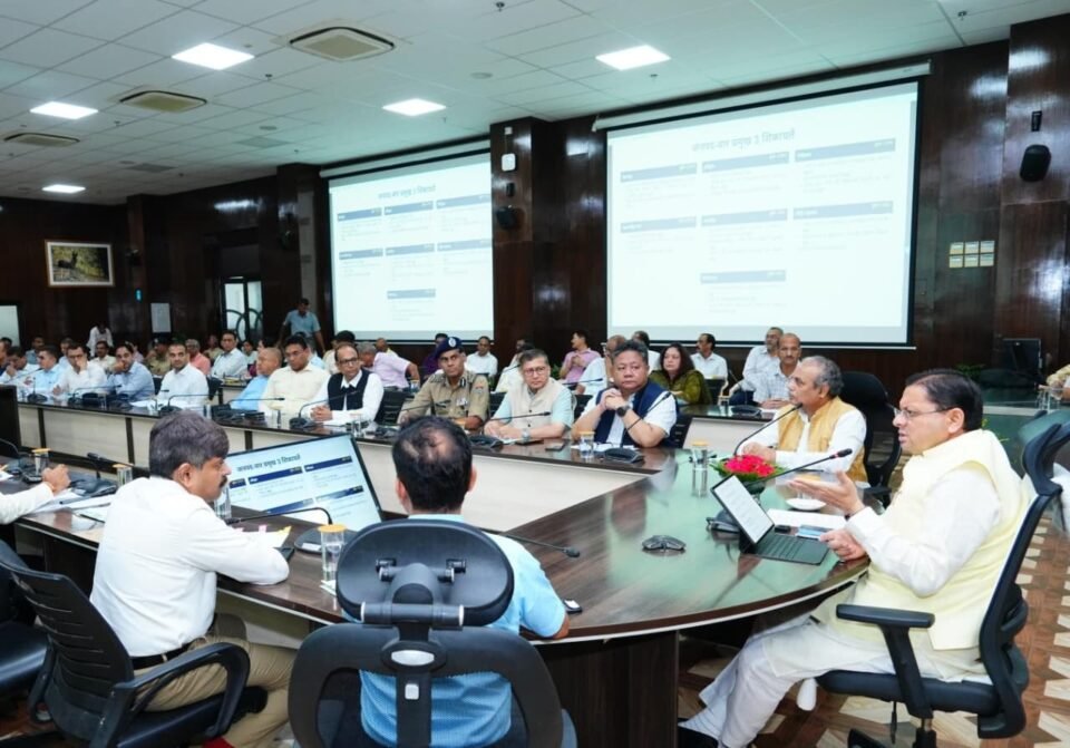 The Chief Minister issued strict instructions for the timely and high-quality resolution of public grievances on the CM Helpline-1905.
