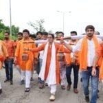 BJP Yuva Morcha National President Tejasvi Surya arrived at Virbhadra, Rishikesh, carrying a Kanwar along with hundreds of youths.