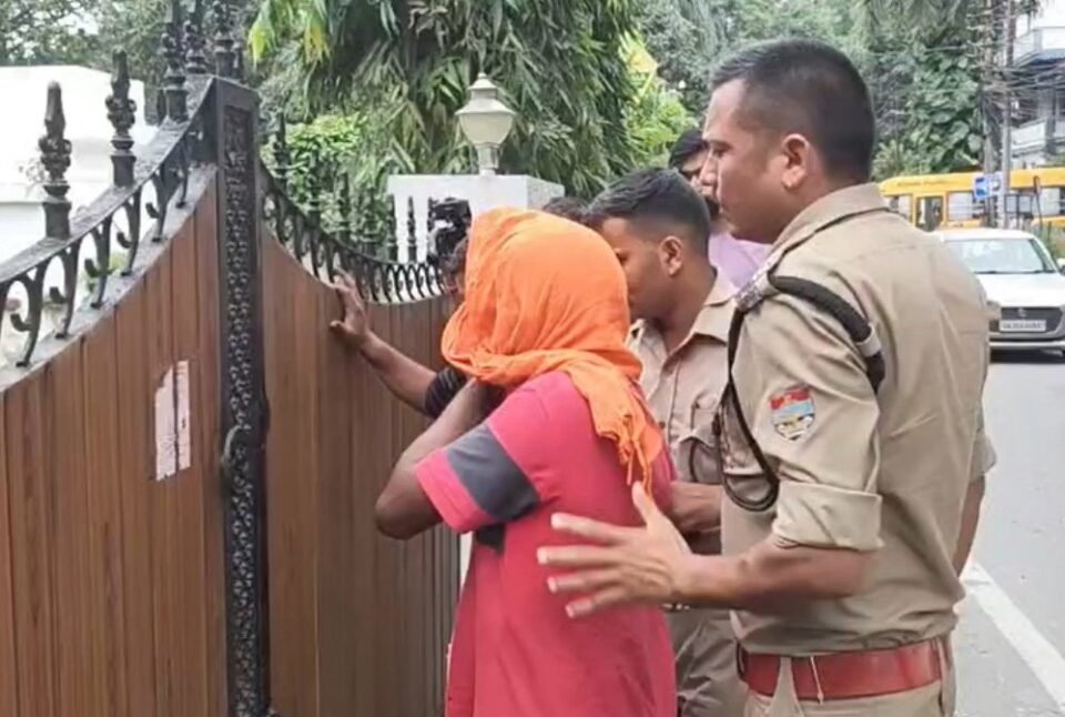 Husband strikes wife with a heavy blade during domestic dispute; she dies.