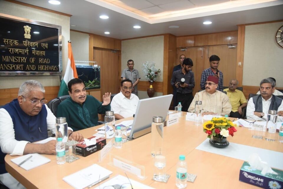 Maharaj directed that the Tilwara-Mayali-Guptkashi motor road be developed into a two-lane road.