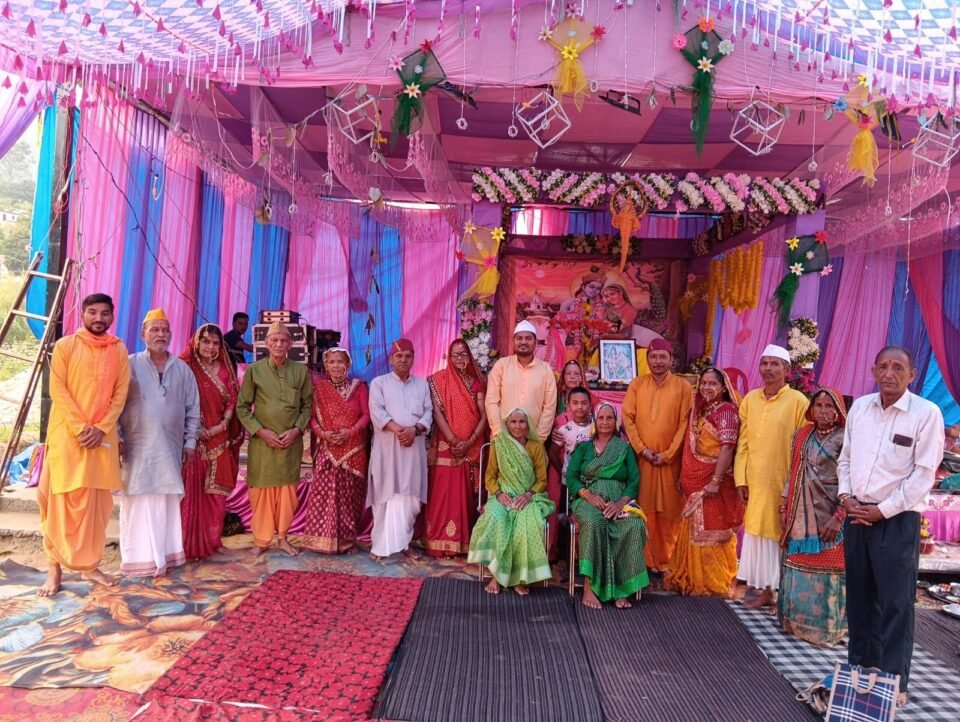 The recitation of the Shiva Mahapuran concluded with due rituals, accompanied by Yajna, Havan, Godaan (cow donation), Katha Mahatmya, Kanya Pujan, and Bhandara.