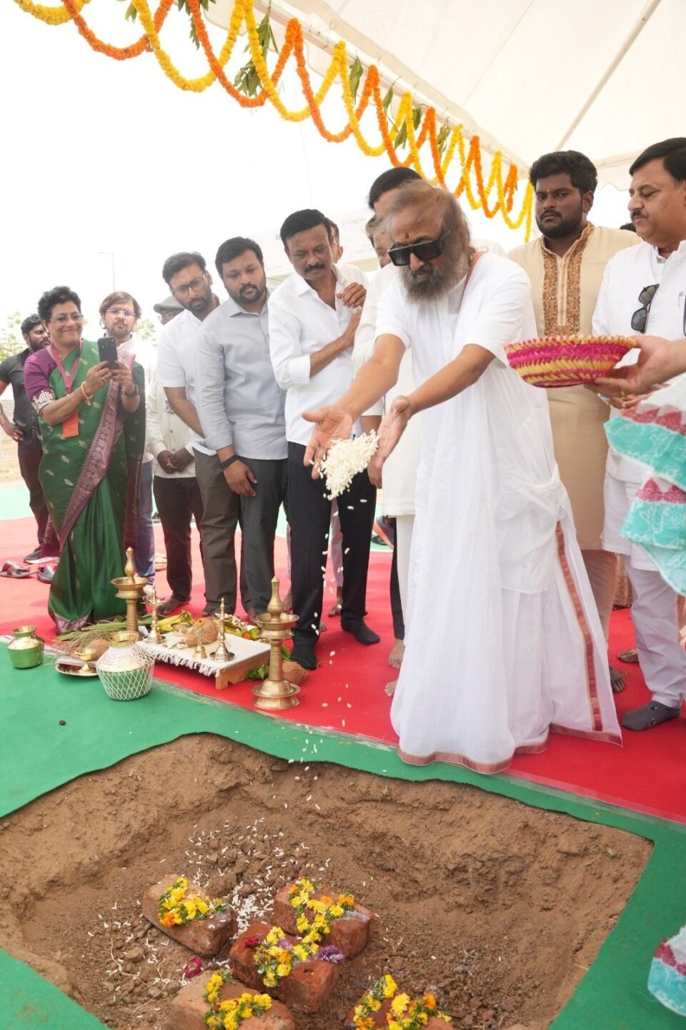 Gurudev Sri Sri Ravi Shankar laid the foundation stone for the EBG Group's Integrated Wellness Center.