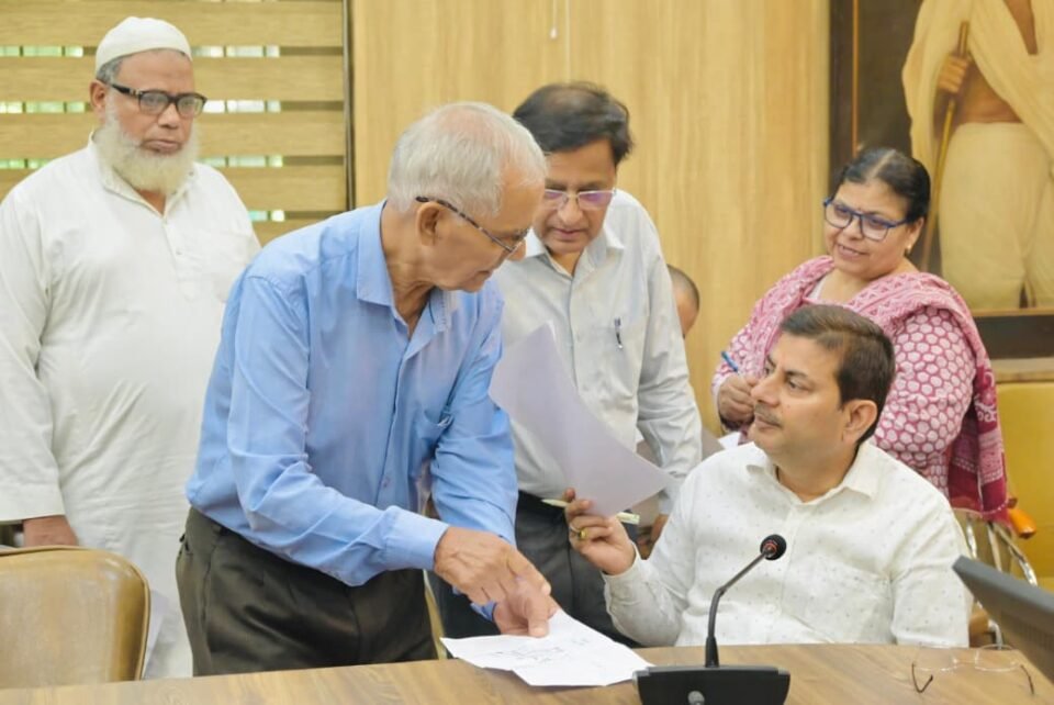 Instructions for investigation on complaints of encroachment and plotting on government land, more than 137 complaints received on Jan Samadhan Diwas