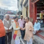 Kailash Pant, Chairman of the Labour Contract Board, toured Bhikiasain Nagar Panchayat and the surrounding areas, and extended Janmashtami greetings.