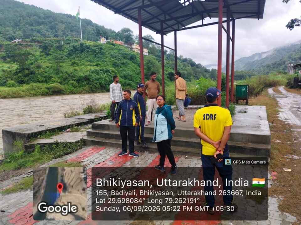 Rain disrupts daily life in Bhikiasain; administration inspects houses situated along the riverbank.