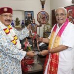 Senior Sangh Akhil Bharatiya Pracharak Bhayyaji Joshi met Maharaj and extended birthday greetings to him.