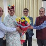 Students from the University of Southampton, London, met Tourism Minister Maharaj.