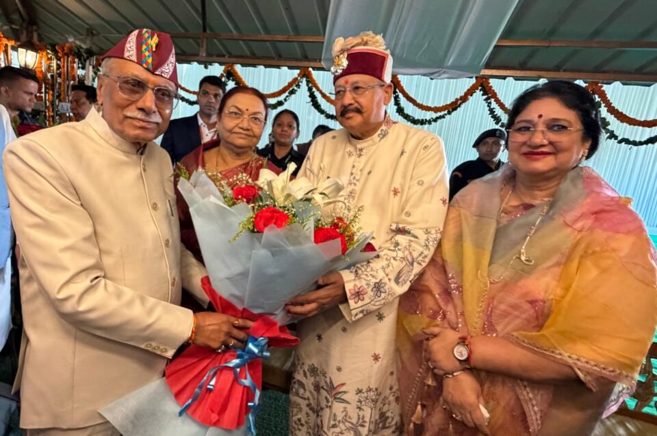 Maharaj paid a courtesy visit to the newly appointed Governor.