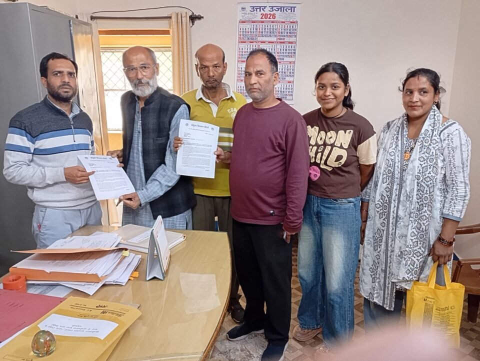 Memorandum given regarding cancellation of SIR, removal of Chief Election Commissioner Gyanesh Kumar from the post and filing of case.
