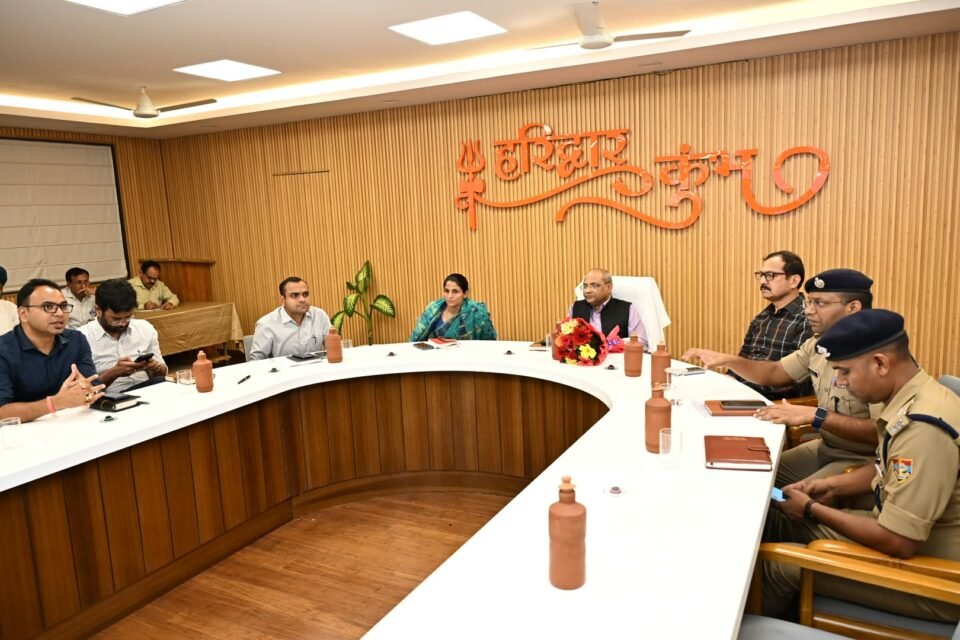 The Divisional Commissioner reviewed preparations for the Kumbh at a meeting of the high-level committee.