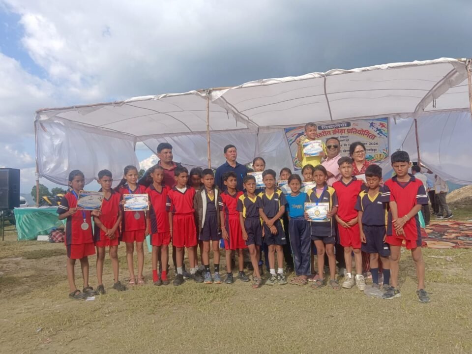 The girls' kabaddi team from Salt Development Block won the silver medal.